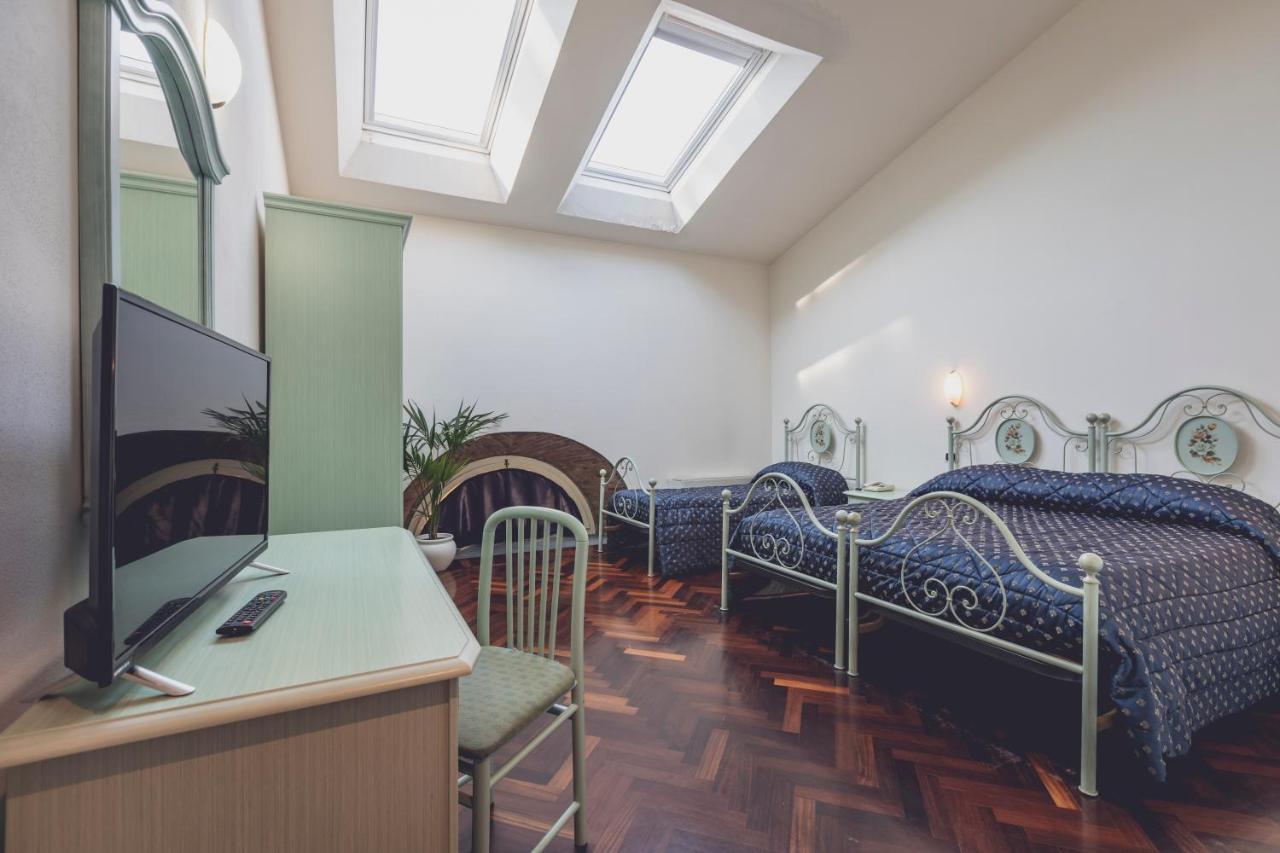 Albergo Ristorante Pasqui Rocca San Casciano Exteriér fotografie