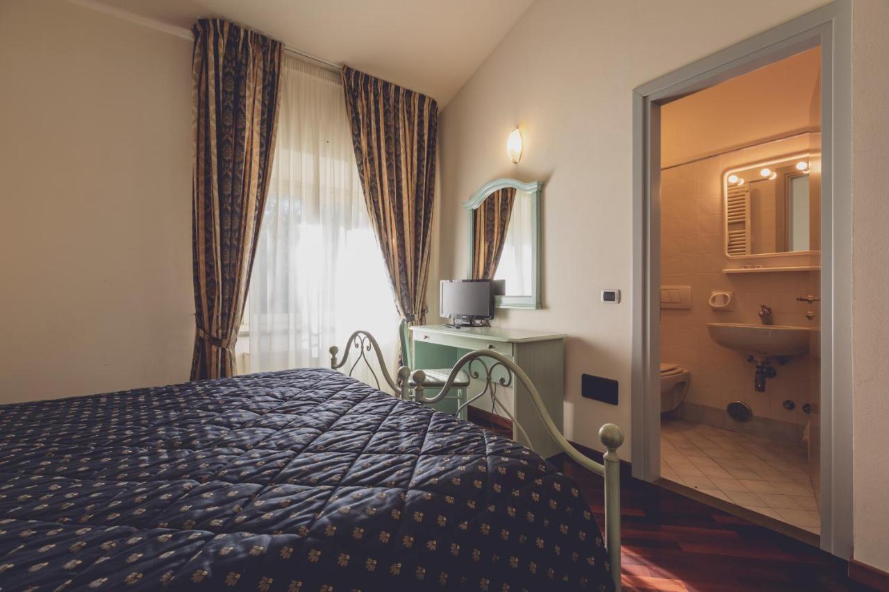Albergo Ristorante Pasqui Rocca San Casciano Exteriér fotografie